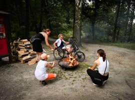 Zažijte kouzlo podzimního opékání buřtů na Zámku Loučeň