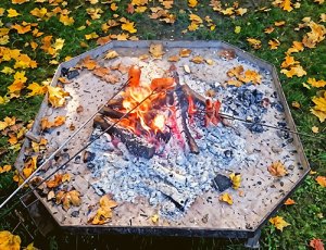 Zažijte kouzlo podzimního opékání buřtů na Zámku Loučeň